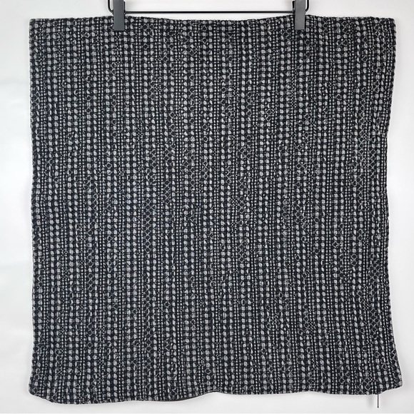 Pottery Barn Pillow Cover 24” Black Honeycomb Zipper Cotton Lined Euro - Picture 3 of 11